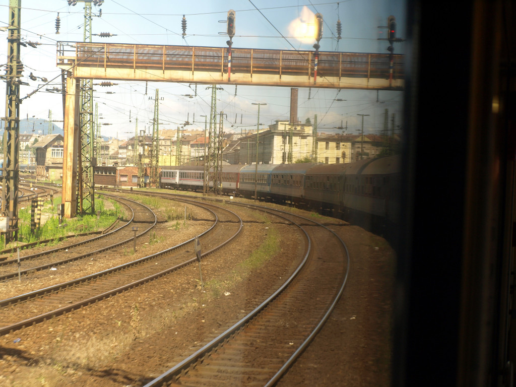 Rychlík Adria vjíždí na budapešťské nádraží Keleti. Zde jeho cesta končí.
